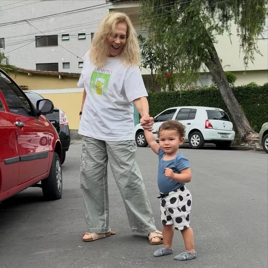 Arlete Salles encanta ao mostrar bisneto de 1 ano: ‘Na estrada da vida’