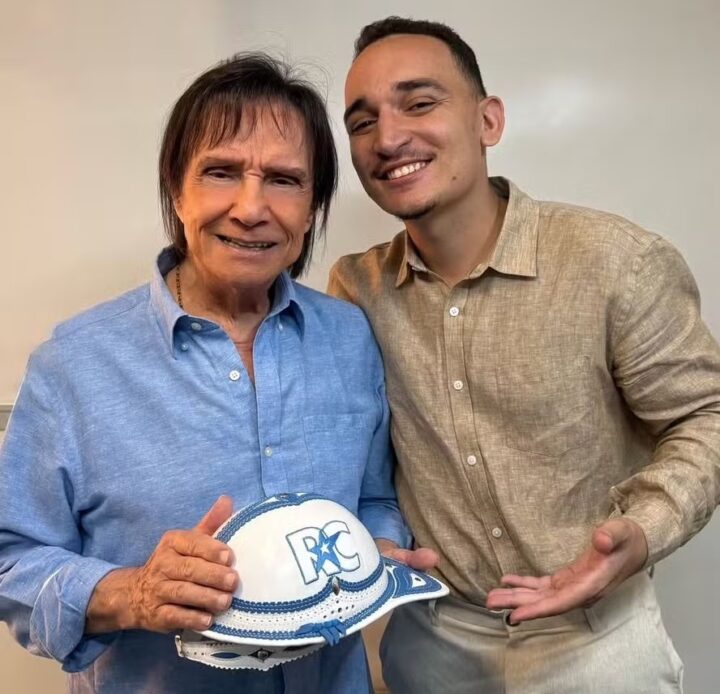 João Gomes nega ‘climão’ com Roberto Carlos durante show especial da Globo