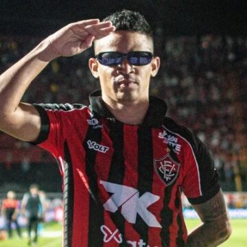 Vitória confirma compra de Erick, que se torna a contratação mais cara do clube