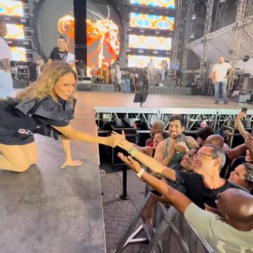 Com Geraldo Azevedo e Vânia Abreu, Daniela Mercury faz passagem de sol para o Pôr do Som