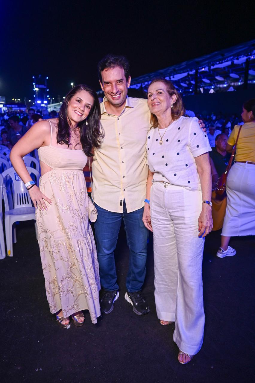 Paula, Léo e Ivonei Prates