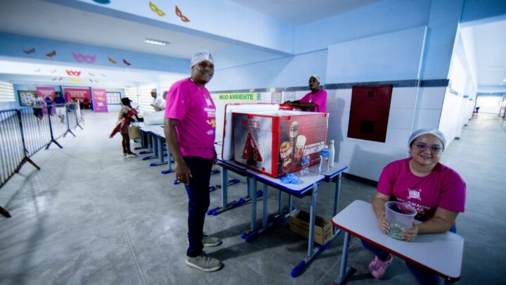 Ambulantes recebem alimentação e transporte gratuitos no Festival Virada Salvador 2026