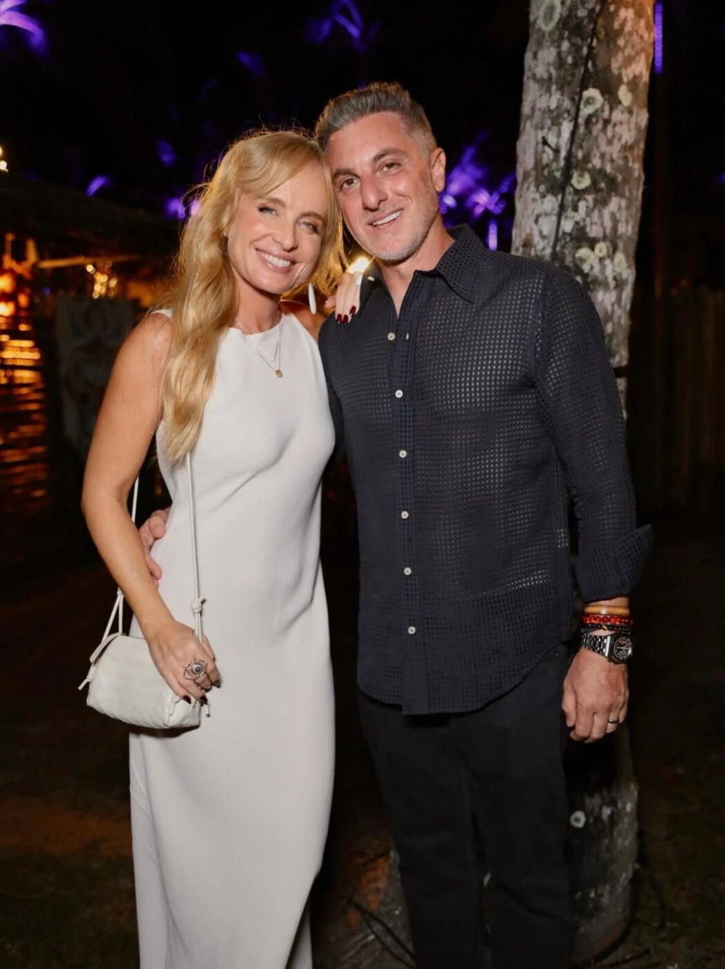 Angélica e Luciano Huck escolhem a Bahia para passar a virada do ano e curtem festa em Trancoso