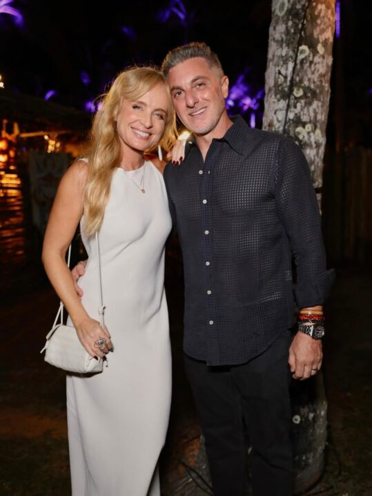 Angélica e Luciano Huck escolhem a Bahia para passar a virada do ano e curtem festa em Trancoso