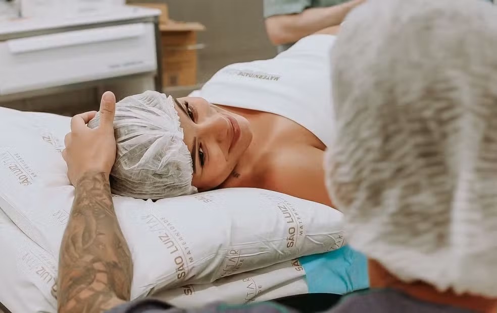 Nasce Rosamaria, filha da ex-BBB Key Alves e Bruno Rosa