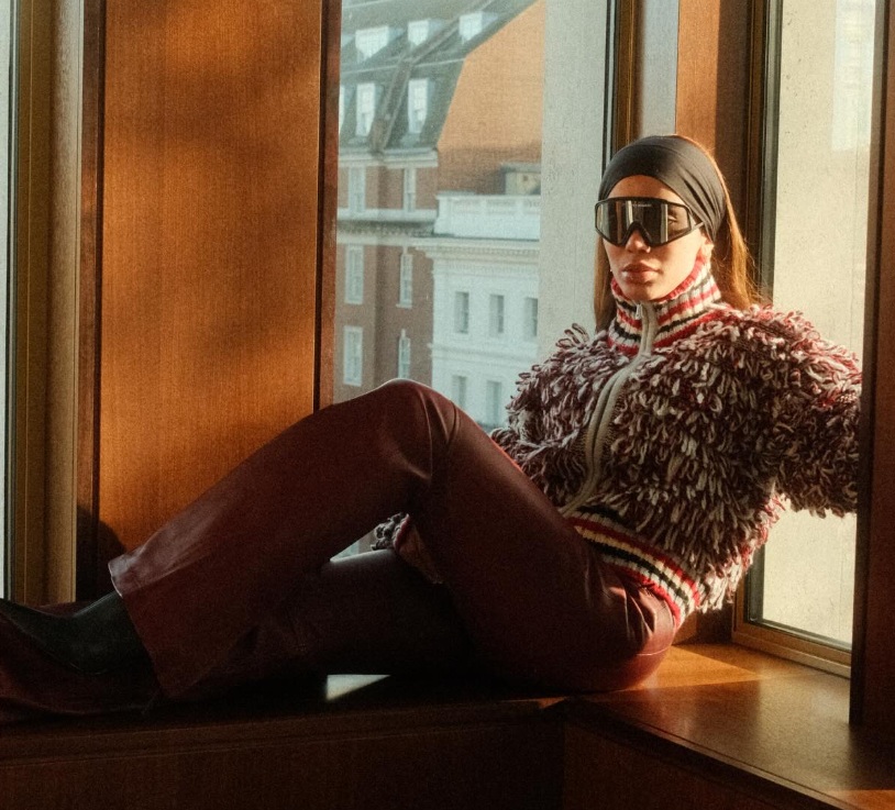 Anitta posa agarradinha ao namorado discreto; veja foto