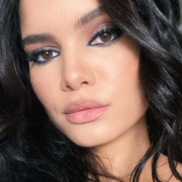 Atriz ex-Globo passa por cirurgia após prender dedo na porta do carro: “Não consegui escapar”