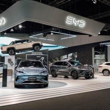 BYD bate recorde histórico de vendas no mês de estreia no Salão do Automóvel de SP