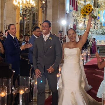 Carla Cristina se casa em Salvador e canta clássico de Roberto Carlos para o noivo