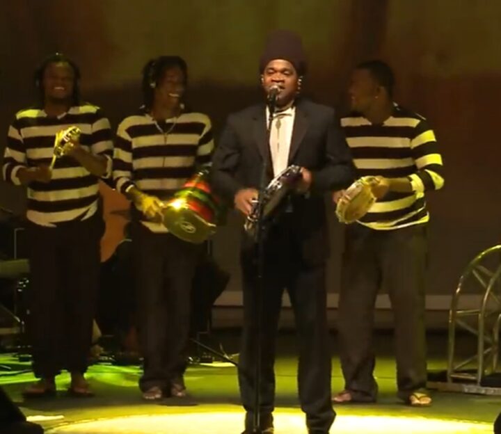 Carlinhos Brown posta homenagem no Dia do Samba e resgata show especial no TCA: ‘Que a gente honre’