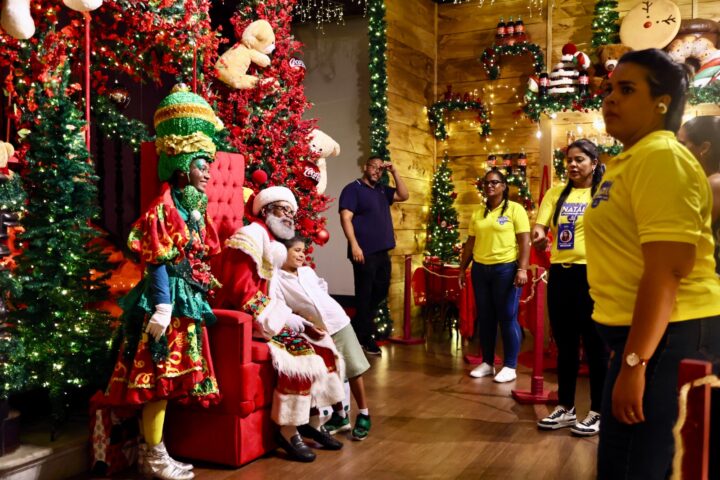 Casa do Papai Noel encanta baianos e turistas no Centro Histórico de Salvador