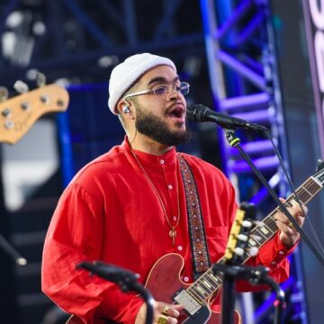 Filho de Preta Gil homenageia a mãe em show no navio Tempo Rei: ‘Uma das maiores referências’