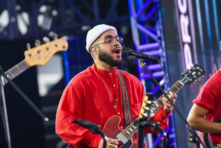 Filho de Preta Gil homenageia a mãe em show no navio Tempo Rei: ‘Uma das maiores referências’