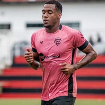 Dudu desfalca Vitória em jogo decisivo contra o São Paulo no Barradão; Lucas Halter é dúvida