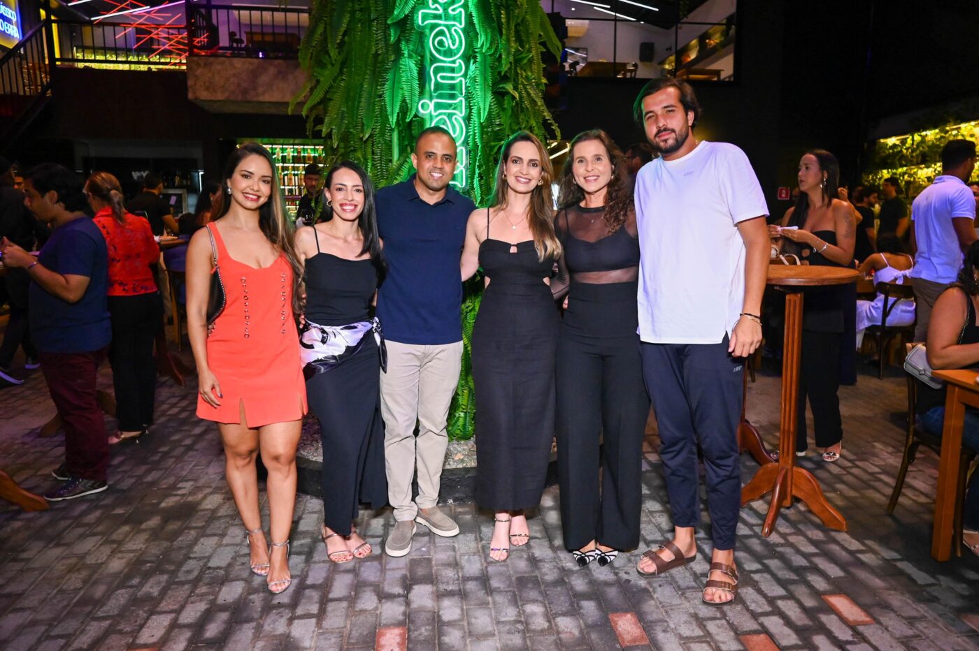 Thaís Oliveira, Renata Silva, Nuno Jr, Rebeca Gomes, Vanessa e Rafael Duarte