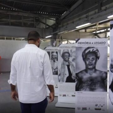 Exposição sobre pessoas negras defensoras dos direitos humanos segue em exibição no metrô de Salvador