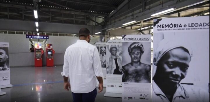 Exposição sobre pessoas negras defensoras dos direitos humanos segue em exibição no metrô de Salvador