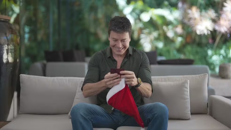 ‘Fantástico’ celebra o Natal com tradicional amigo secreto dos famosos