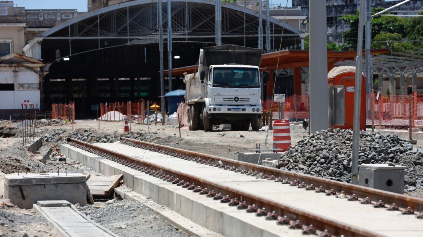 VLT de Salvador: Trecho 1 atinge 50% das obras e inicia fase de operação assistida