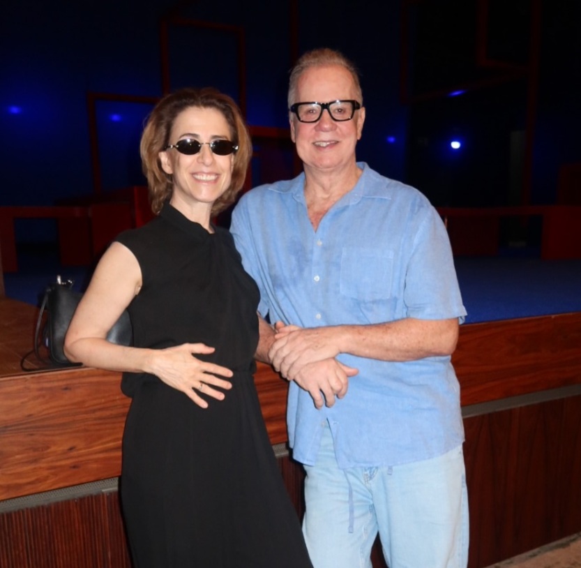 ‘Rui e Vani Forever’: Fernanda Torres faz surpresa e vai assistir peça de Luiz Fernando Guimarães