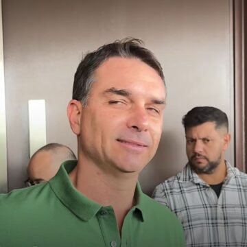 Flávio Bolsonaro admite que pode abandonar candidatura: ‘Eu tenho um preço para isso’