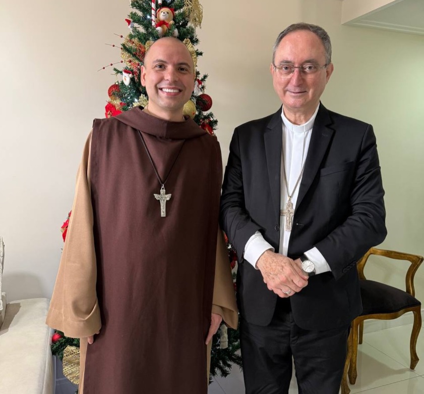 Após show lotado, Frei Gilson se reúne com arcebispo Dom Sergio da Rocha