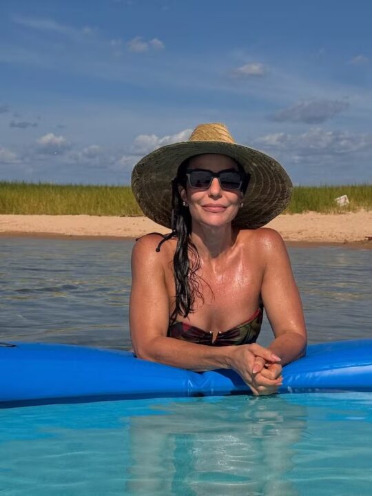 Ivete Sangalo curte dia de descanso em Juazeiro e celebra retorno à cidade natal