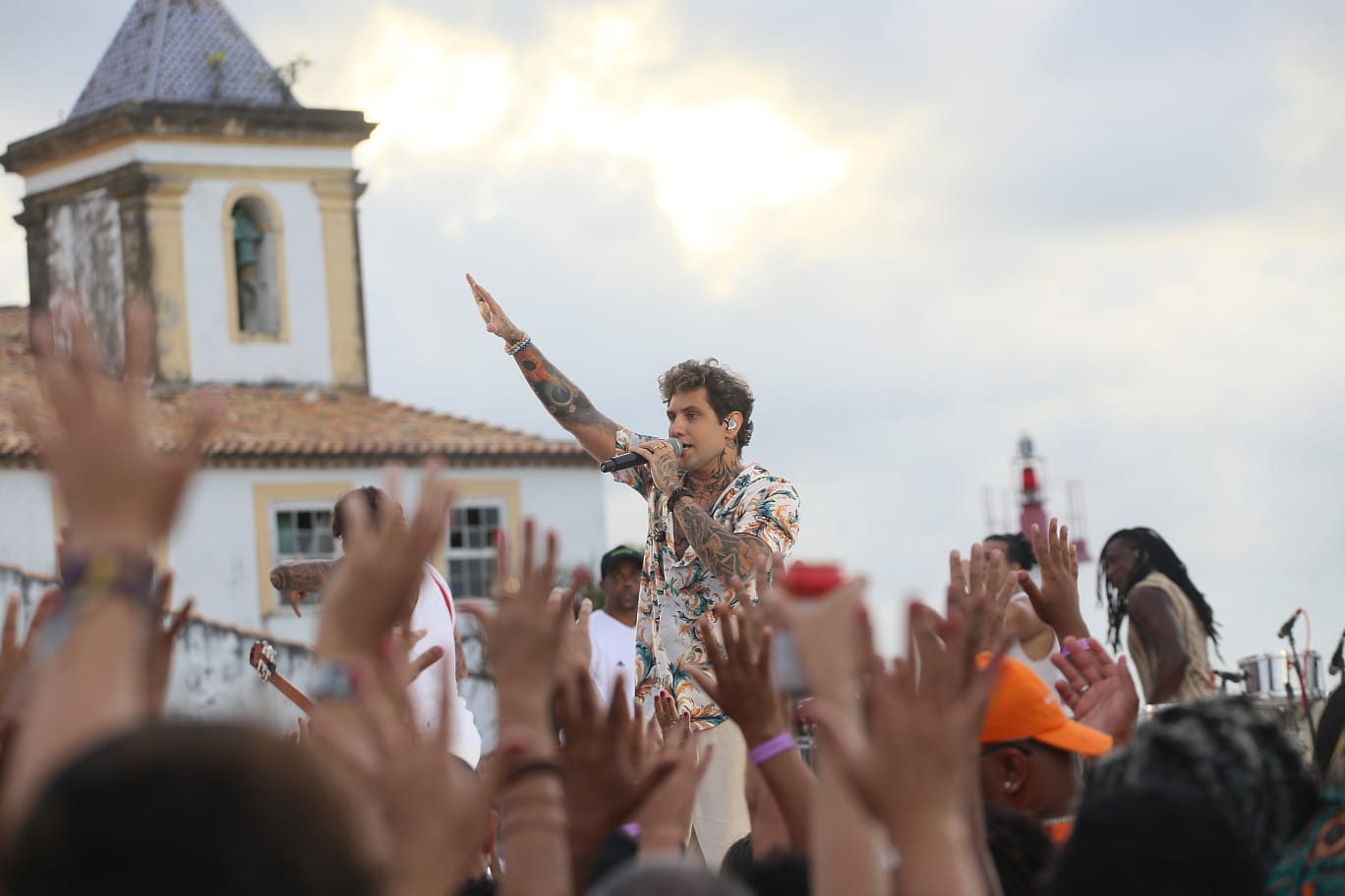 Jammil abre o verão com show gratuito na Ponta de Humaitá