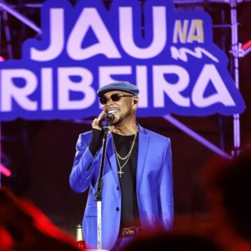 Jau lança audiovisual “Jau na Ribeira” com clássicos da carreira e clima de verão; assista