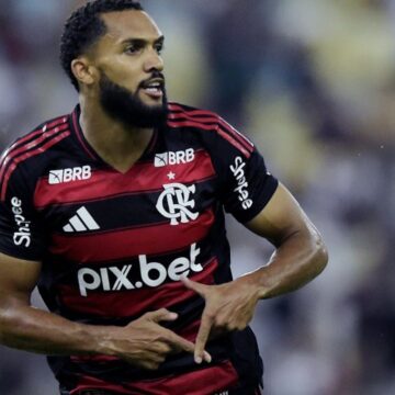 Flamengo encaminha venda de Juninho ao Pumas por 5 milhões de euros