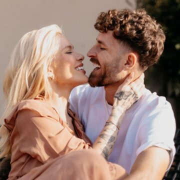 Karoline Lima e Léo Pereira reatam namoro e publicam fotos românticas