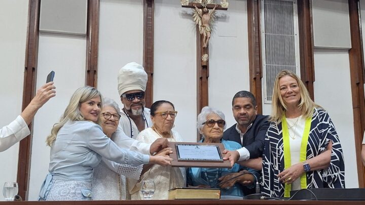 Licia Fabio recebe Título de Cidadã Baiana em cerimônia na Alba
