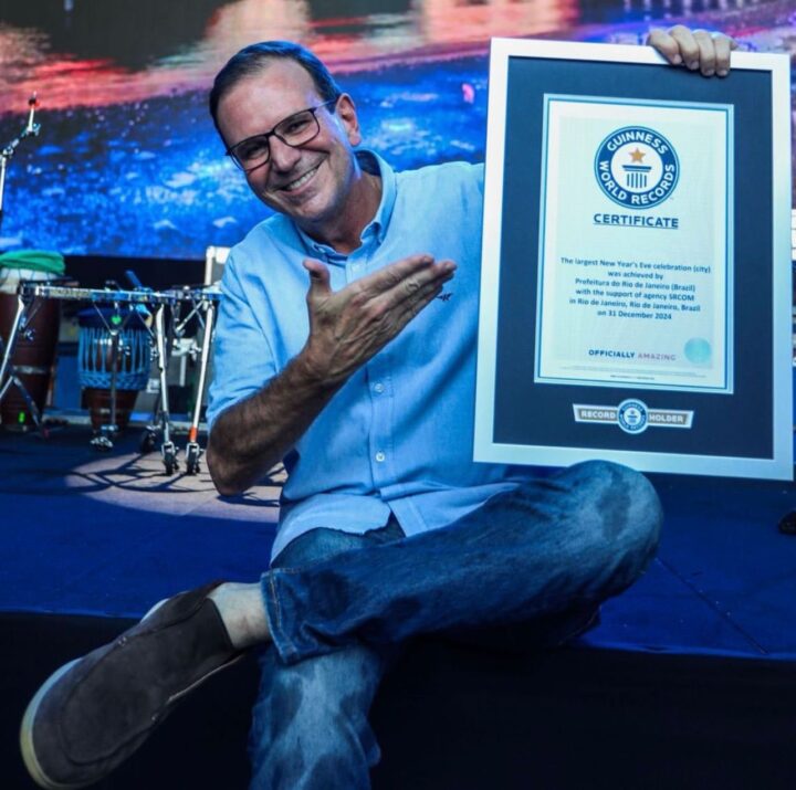 Rio de Janeiro recebe título de maior Réveillon do mundo pelo Guinness Book