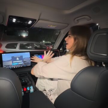 Luciana Gimenez chega em Trancoso para curtir festas de fim de ano