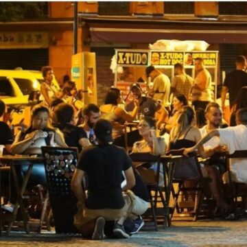 Bares e restaurantes devem abrir 25 mil vagas temporárias na Bahia durante o verão