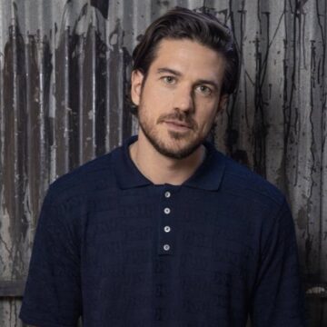 Marco Pigossi pediu desculpas a ex-namorado após viver romance escondido: ‘Foi uma violência’