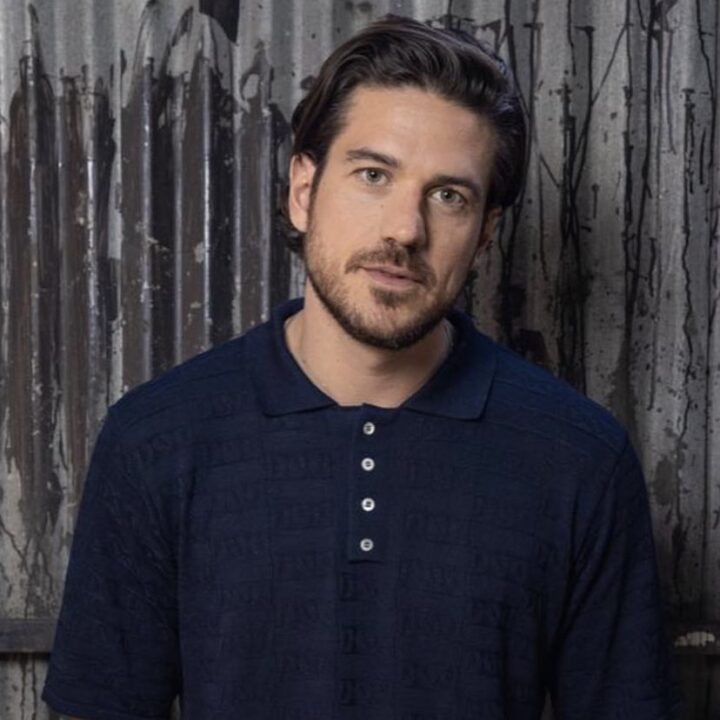 Marco Pigossi pediu desculpas a ex-namorado após viver romance escondido: ‘Foi uma violência’