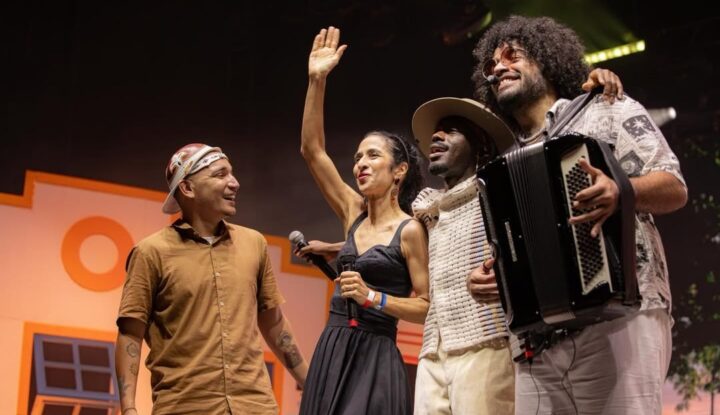 Marisa Monte dança forró e faz participação em show de João Gomes, Jota.pê e Mestrinho