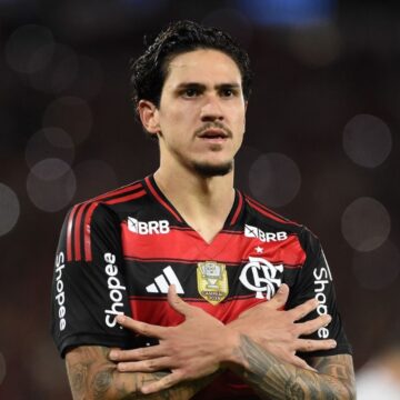 Filipe Luís faz mistério e pode dar minutos a Pedro contra Pyramids