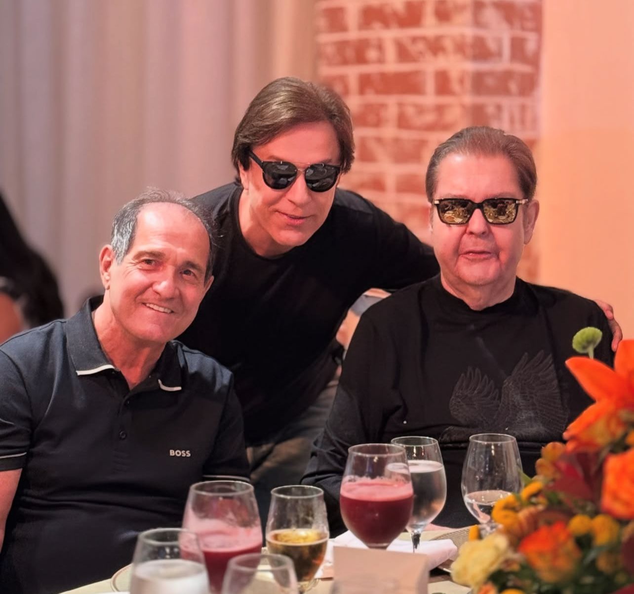 Rara aparição pública: Faustão comparece à festa de 70 anos de Muricy Ramalho