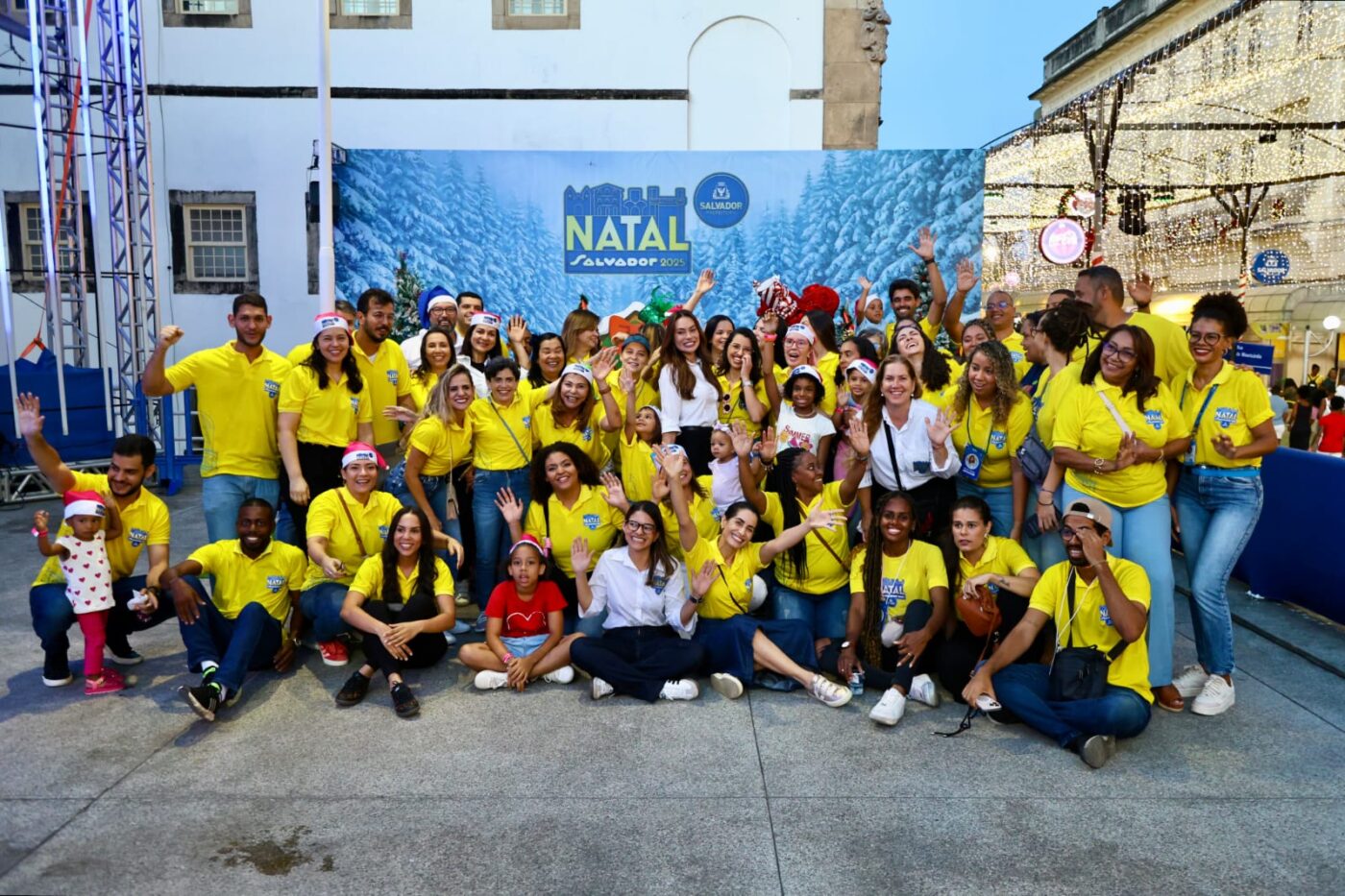 Primeira-dama Rebeca Reis participa de baile natalino para crianças de instituições sociais