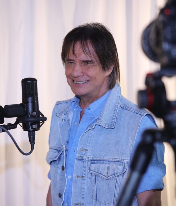 Após incidente em Gramado, Roberto Carlos está bem e pronto para voltar ao Rio