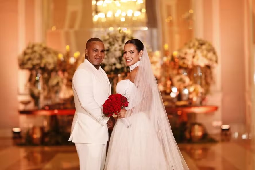 Rodriguinho e Bruna Amaral oficializam união em cerimônia para 200 convidados em São Paulo