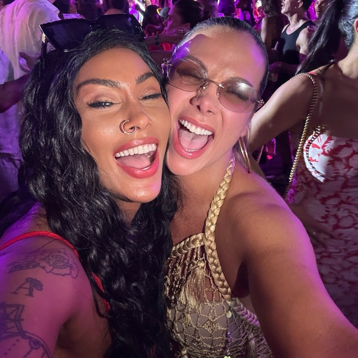 Em Salvador, Rosiane Pinheiro encontra Carla Perez e se declara: ‘Inspiração’