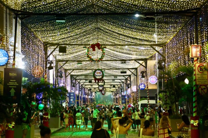 Decoração de Natal em Salvador tem túnel de 400 metros com mais de 25 milhões de lâmpadas sincronizadas com música
