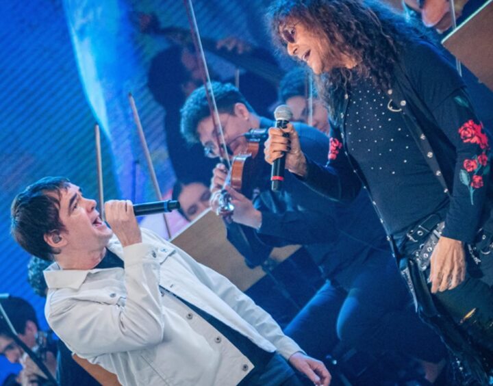 Luiz Caldas e Samuel Rosa fazem dueto no Altas Horas em homenagem a Lô Borges