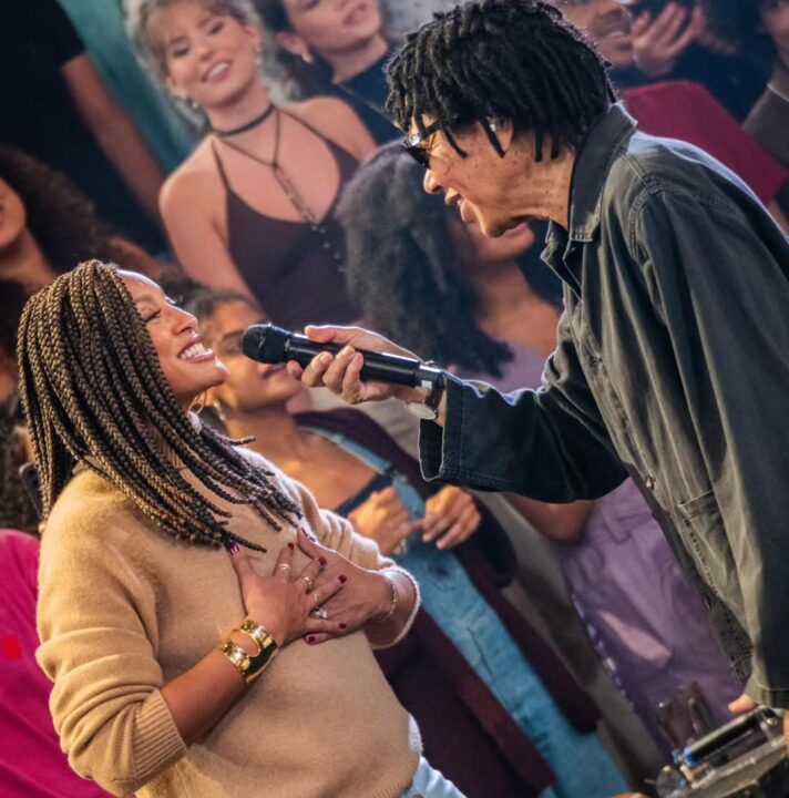 Sheron Menezes revela que é grande fã de Djavan e chora ao encontrar o cantor; veja vídeo