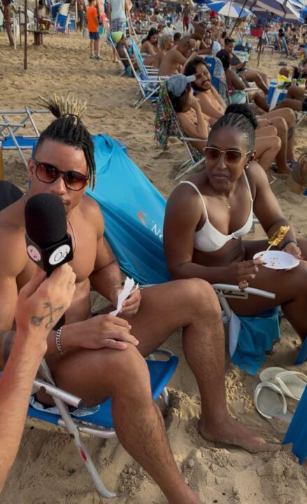 Baianos e turistas lotam o Porto da Barra na primeira segunda-feira do verão