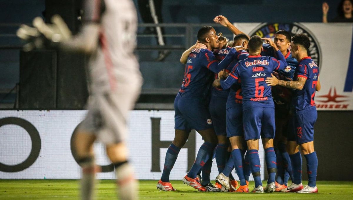 Vitória leva 4 a 0 do Bragantino, volta ao Z-4 e decide permanência na última rodada; veja melhores momentos