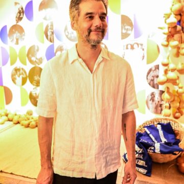 Wagner Moura assiste a show de Gilberto Gil em prol do Teatro Gamboa e destaca importância dos espaços culturais